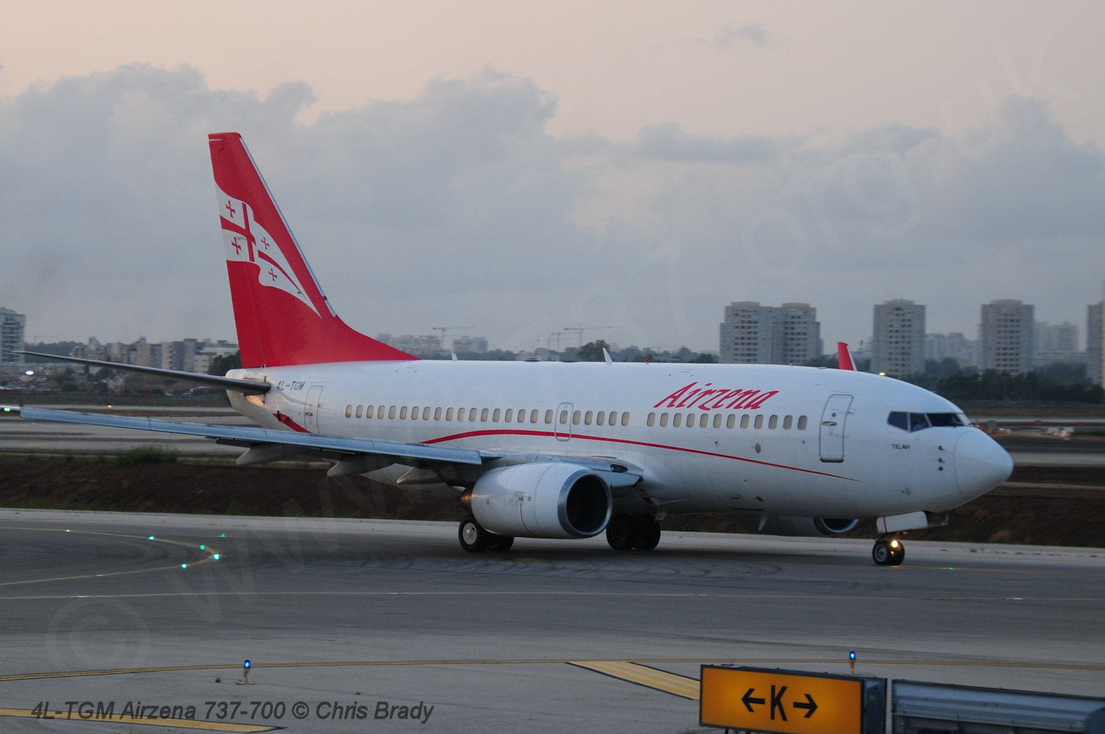 4L-TGM Airzena Georgian Airways Boeing 737-700
