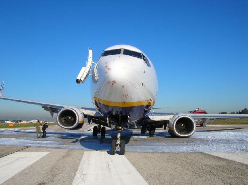 Final report issued EI-DYG 737-800 loss of thrust on both engines at CIA 10 Nov 2008