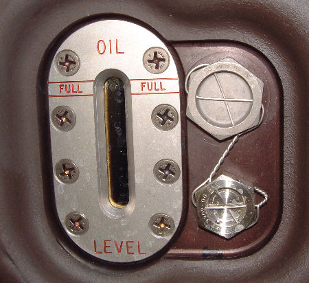 737 NG engine oil sight