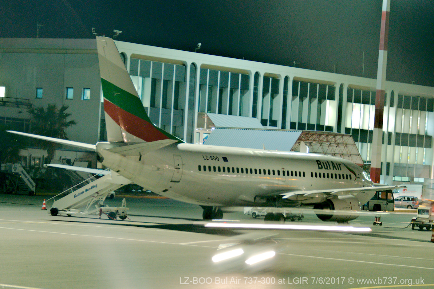 Bul Air Boeing 737-300 LZ-BOO