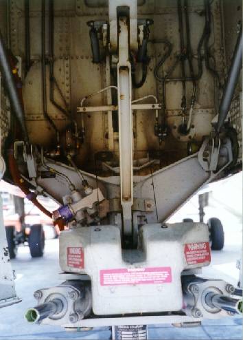 737 Nose Wheel-well